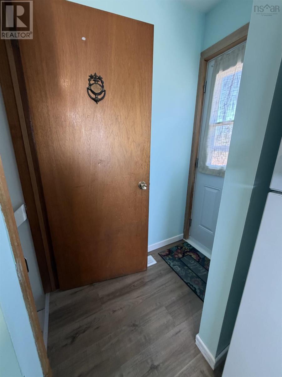 28019 Highway 7 — photo 13