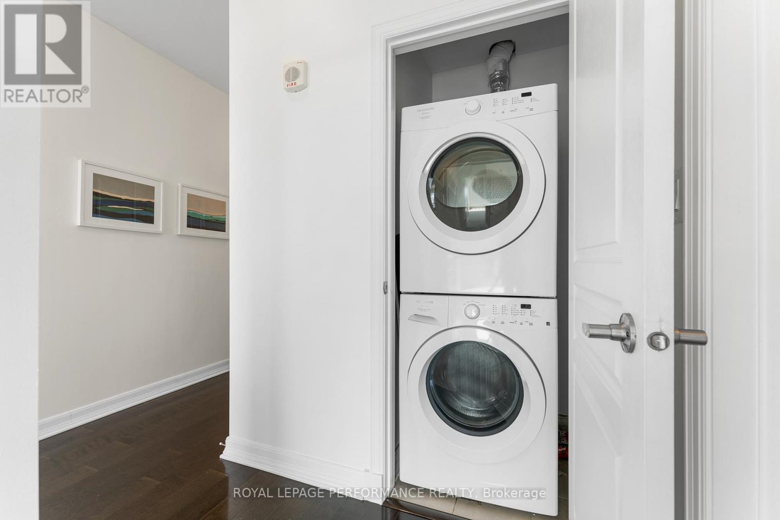 1504 - 238 BESSERER STREET, Ottawa, Ontario, K1N6B1 — Photo 32