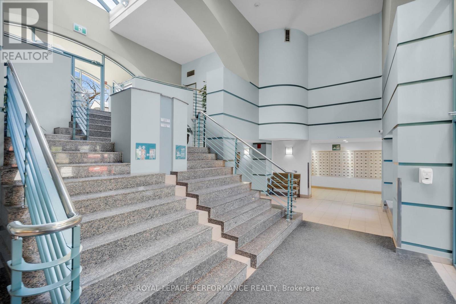 #611 45 HOLLAND AVENUE - 2