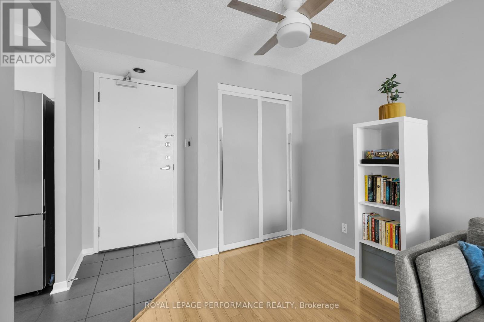 #611 45 HOLLAND AVENUE - 5