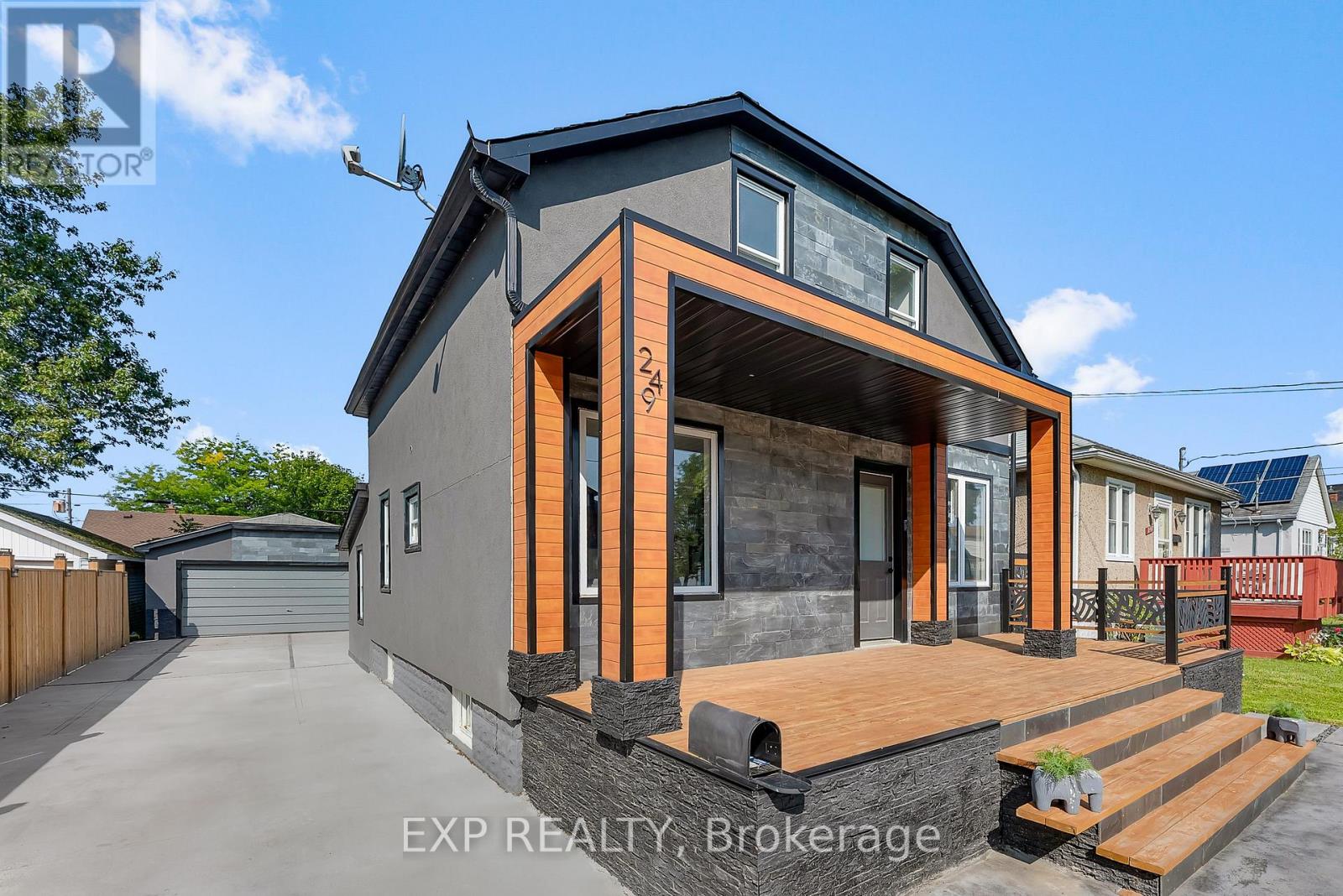 249 WALLACE AVENUE S - 3