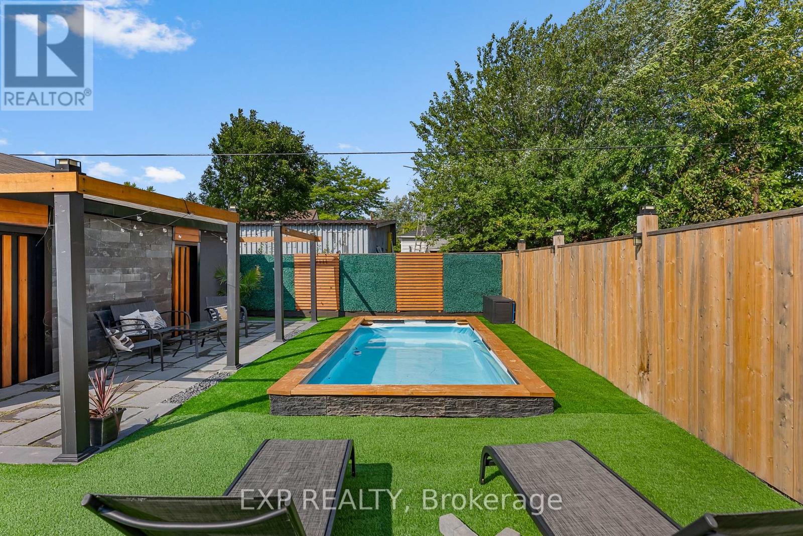 249 WALLACE AVENUE S — photo 33