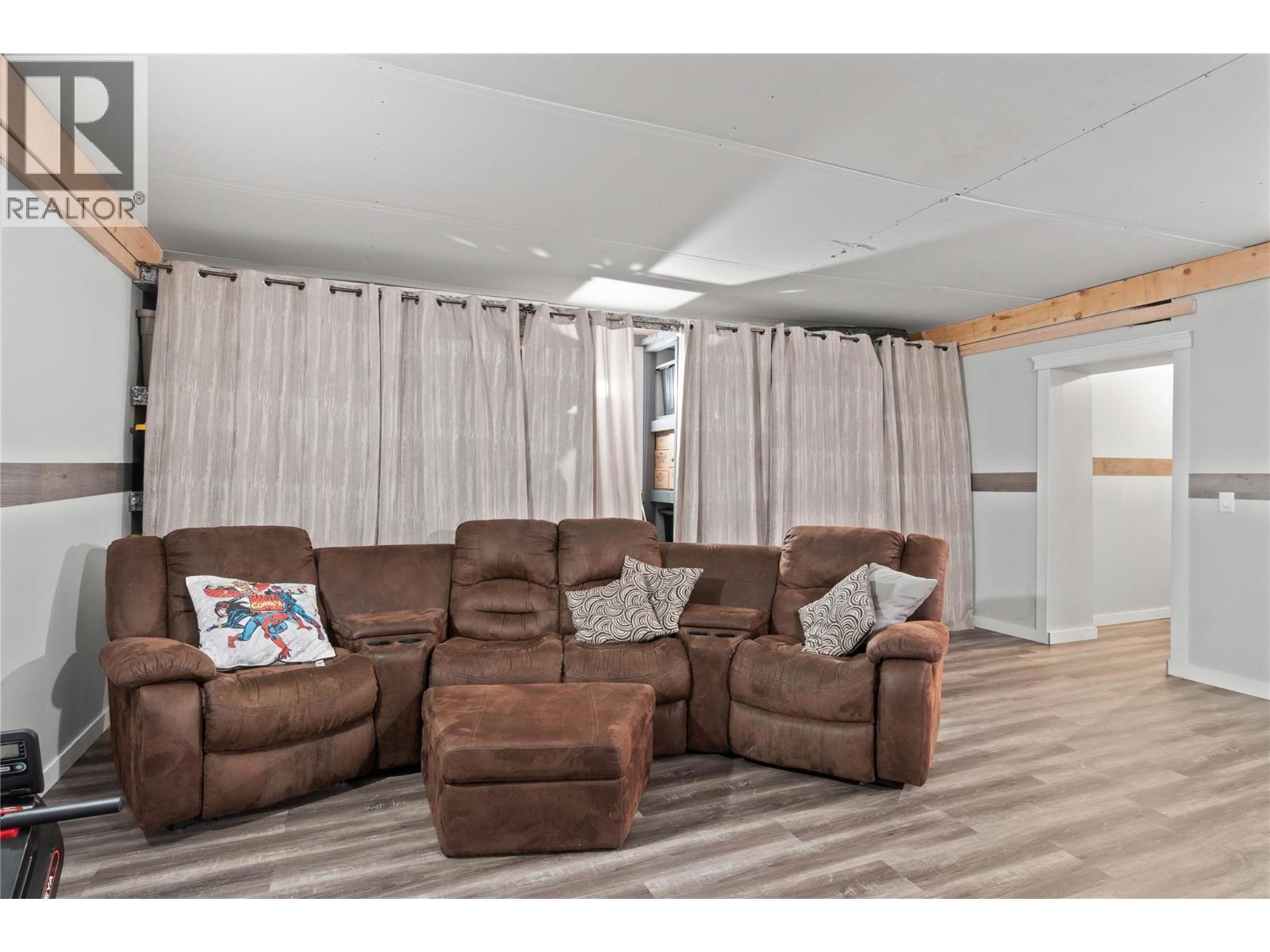 829 WOODRUSH Drive - 40