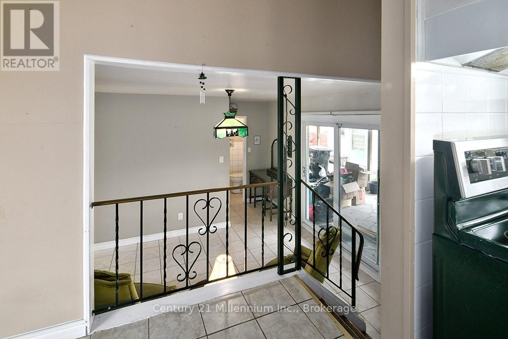 555 SPRUCE STREET - 10