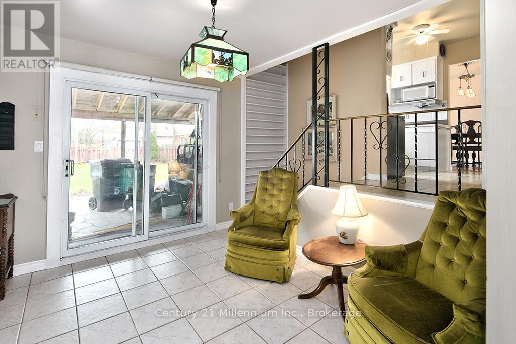 555 SPRUCE STREET - 11