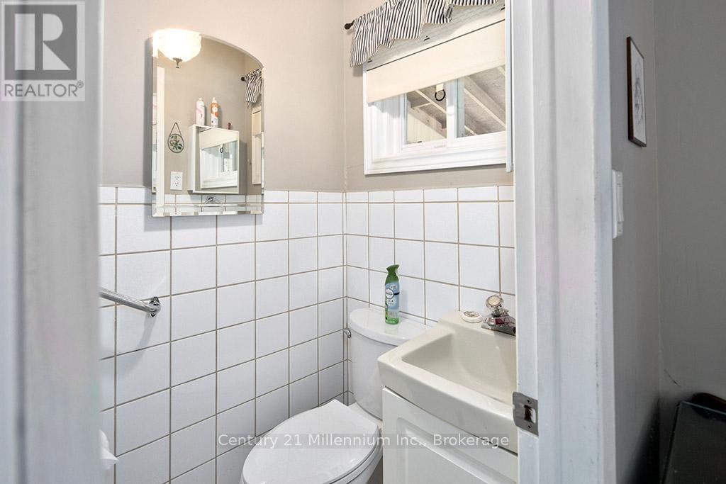 555 SPRUCE STREET - 13