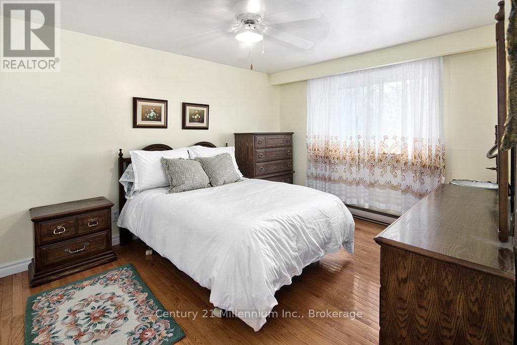 555 SPRUCE STREET - 14