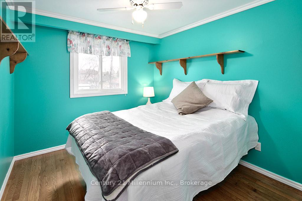 555 SPRUCE STREET - 16
