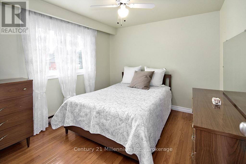 555 SPRUCE STREET - 17