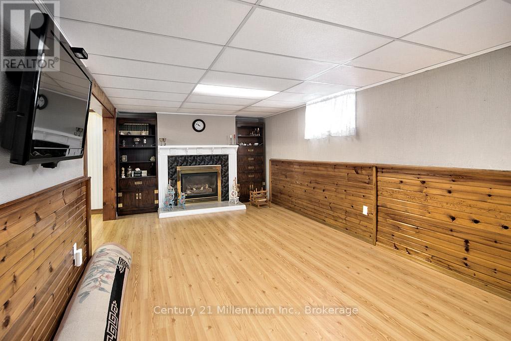 555 SPRUCE STREET - 19