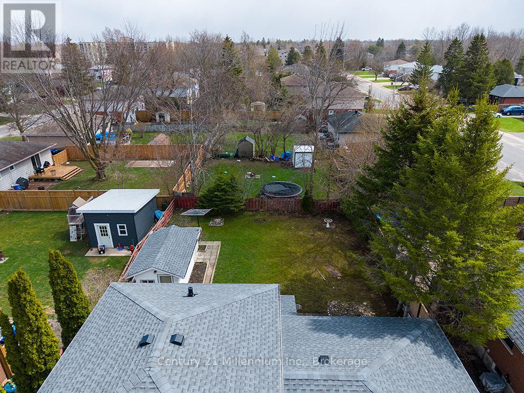 555 SPRUCE STREET - 27