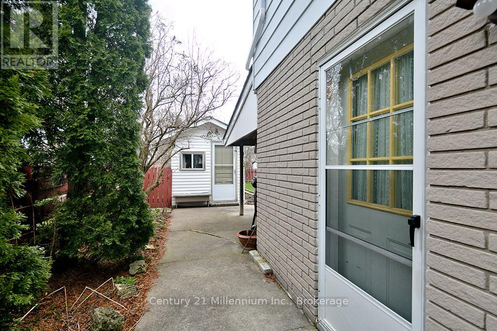 555 SPRUCE STREET - 29