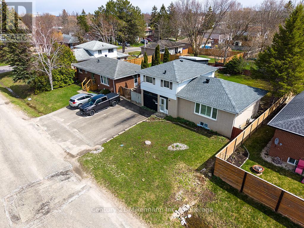 555 SPRUCE STREET - 30