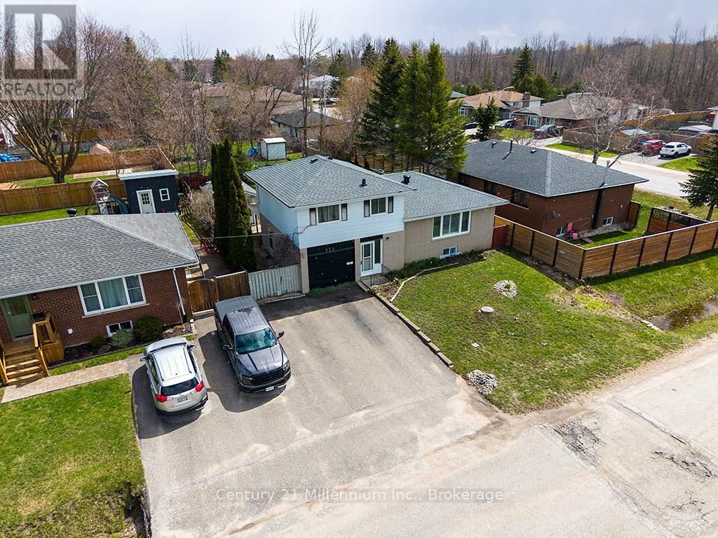 555 SPRUCE STREET - 31