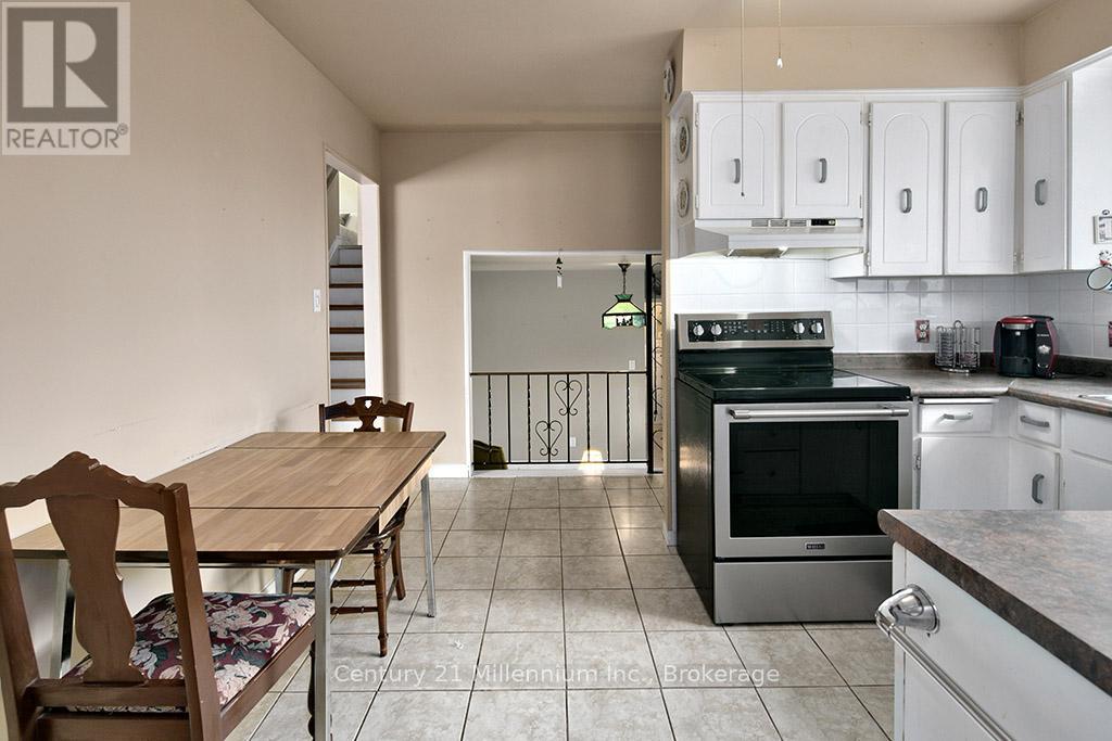 555 SPRUCE STREET - 7