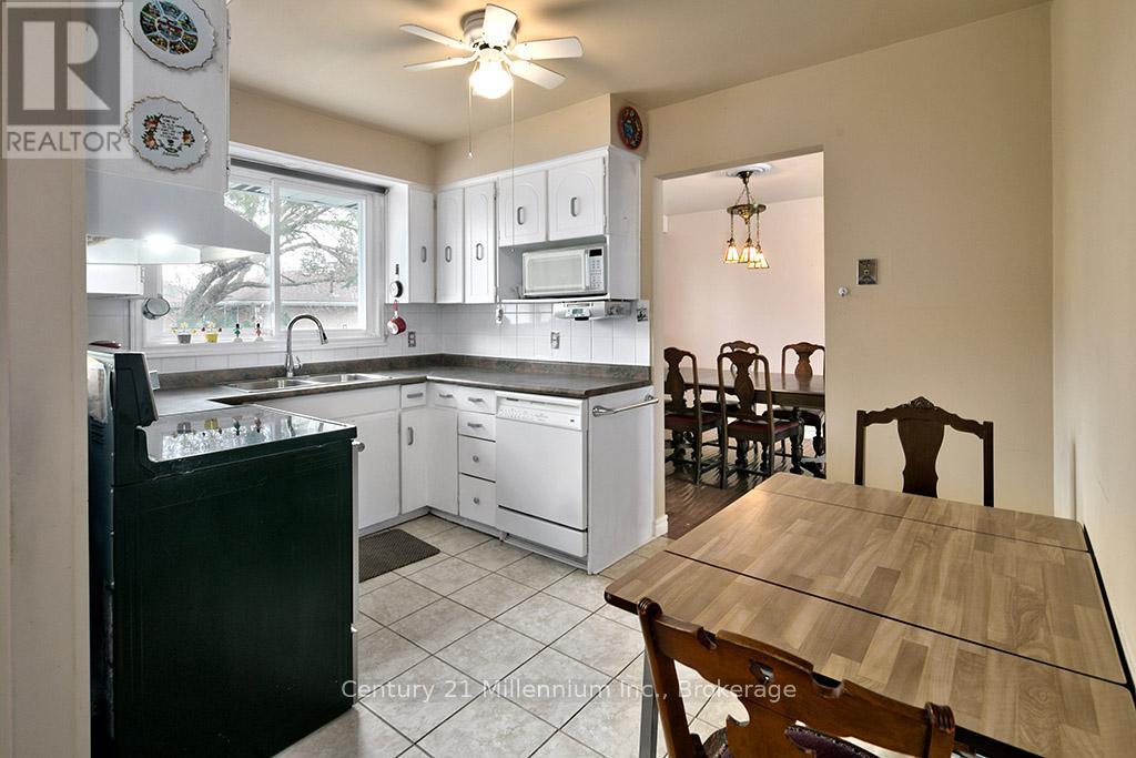 555 SPRUCE STREET - 8