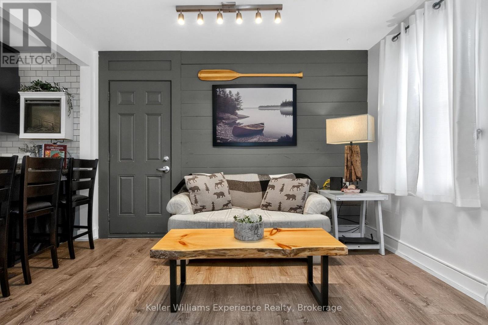 556 JOHNSON STREET - 11