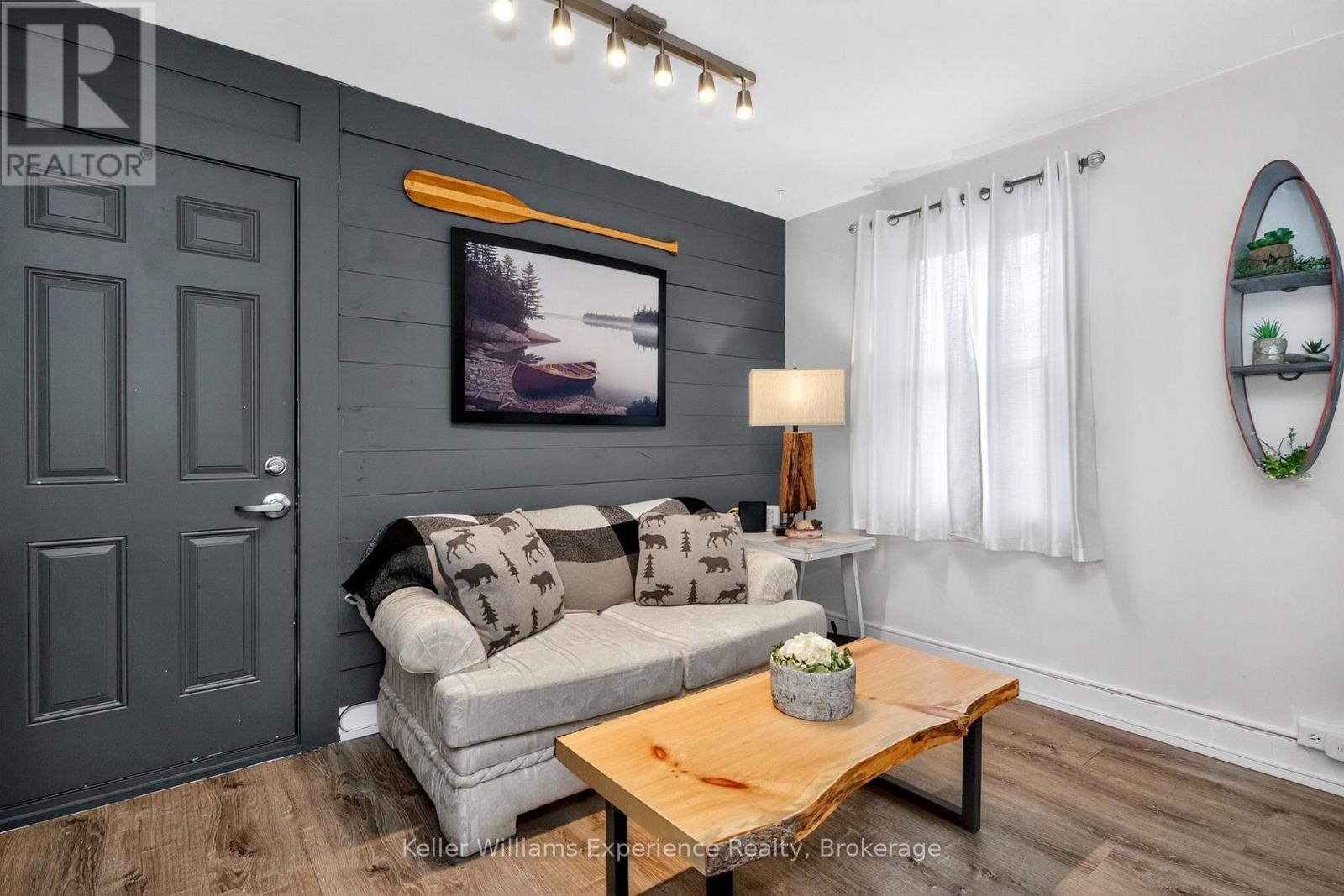 556 JOHNSON STREET - 12