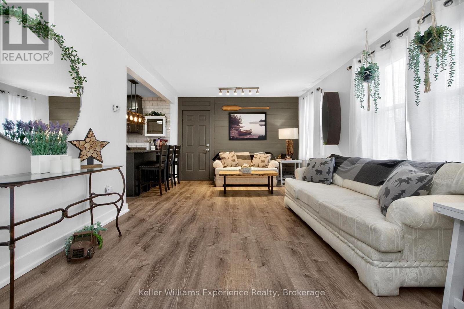556 JOHNSON STREET - 6