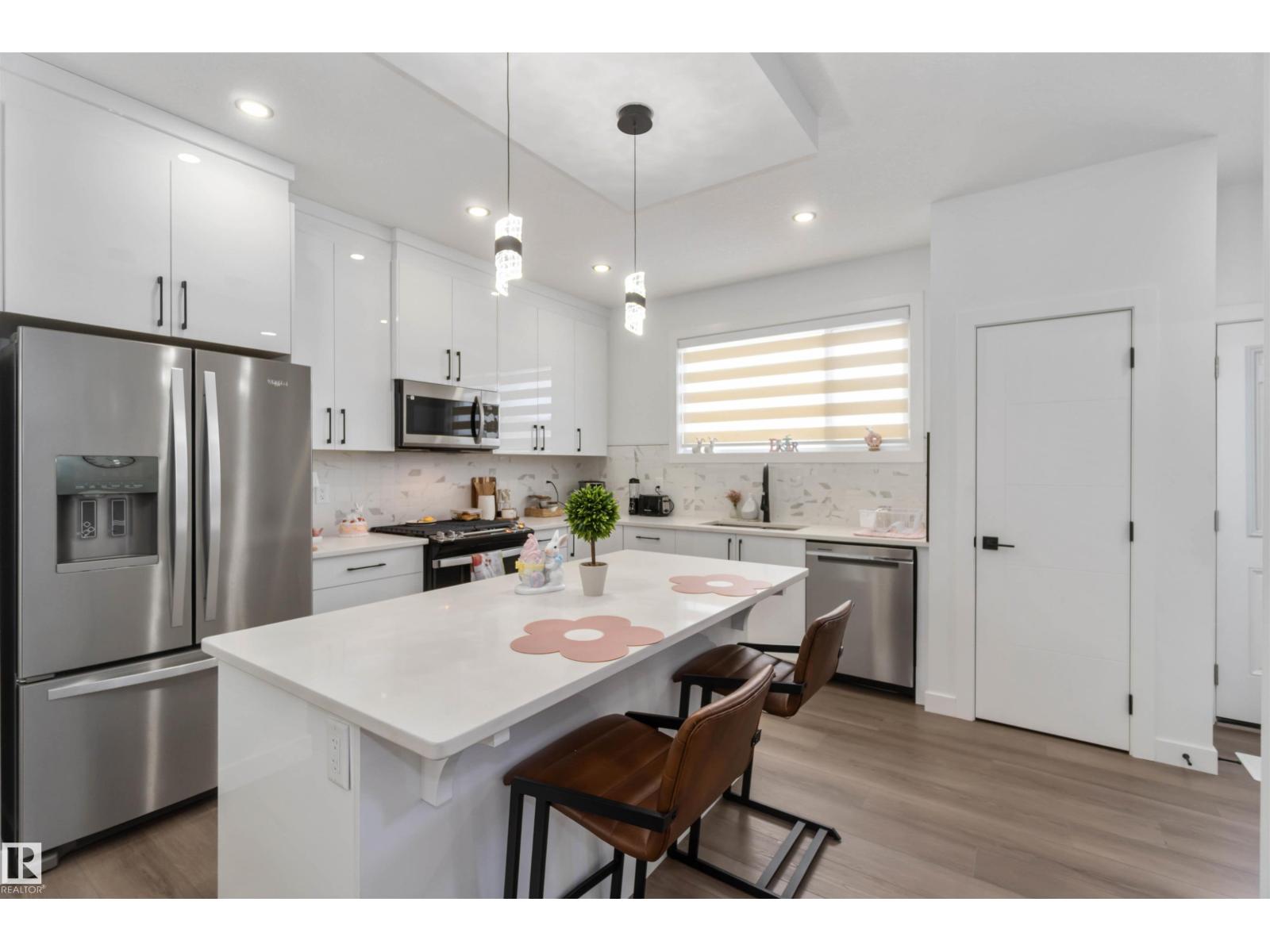 124 28 ST SW, Edmonton