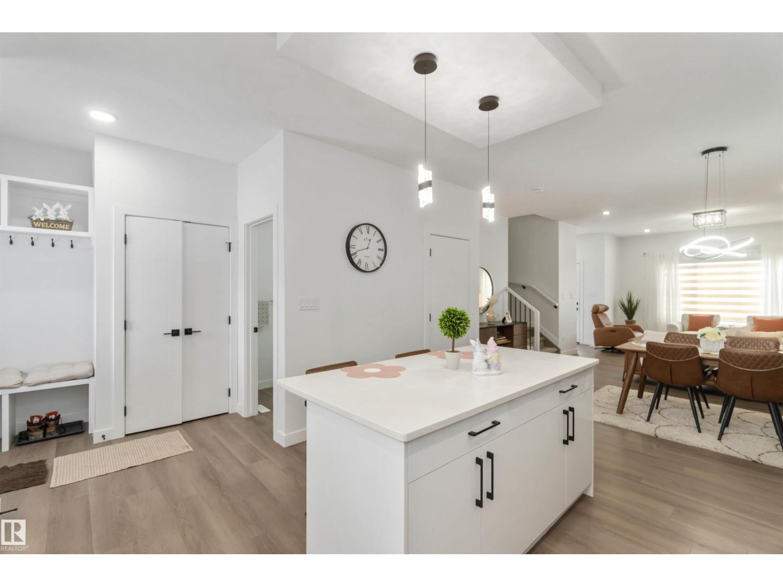 124 28 ST SW, Edmonton