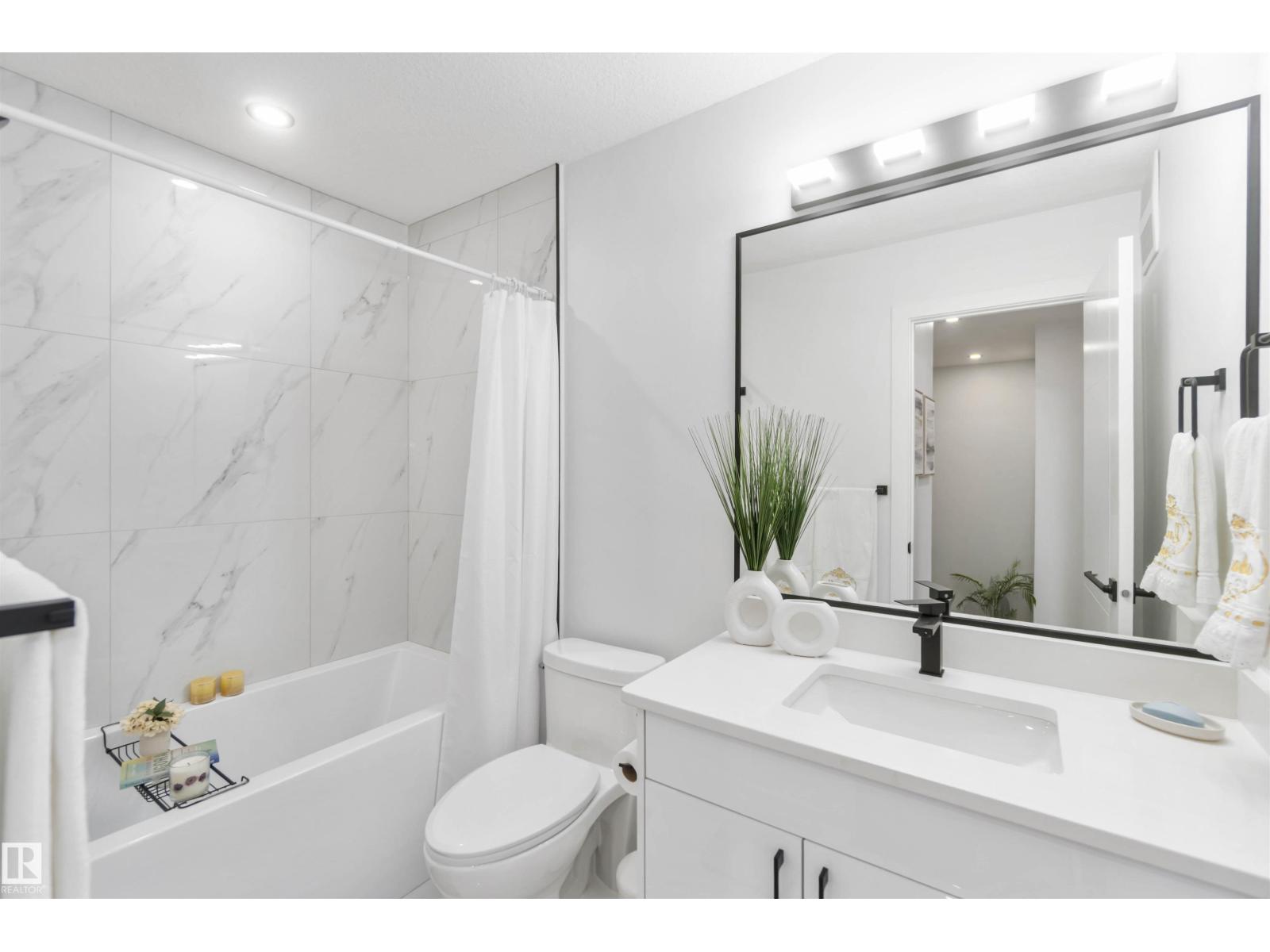 124 28 ST SW - 24