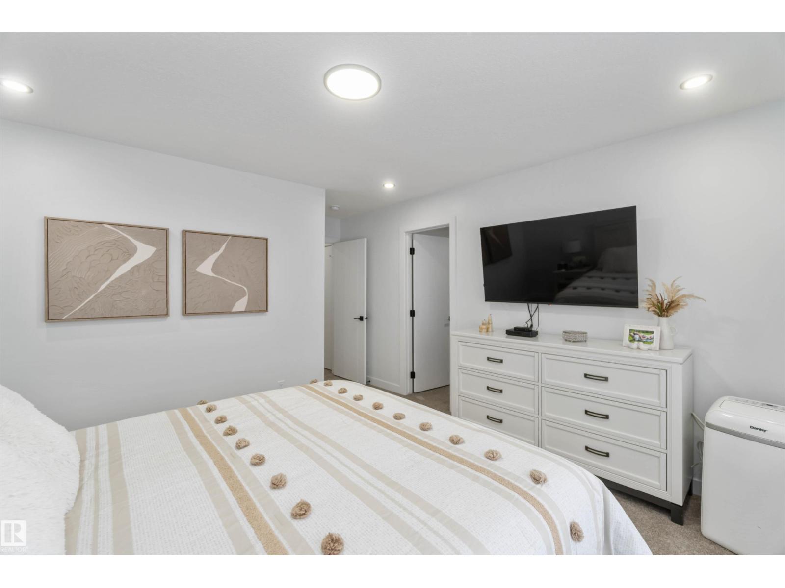 124 28 ST SW, Edmonton