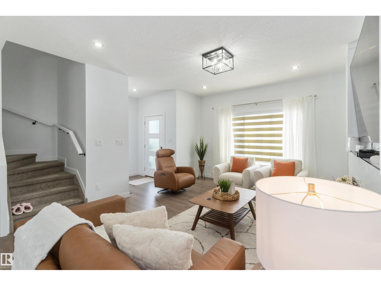 124 28 ST SW, Edmonton