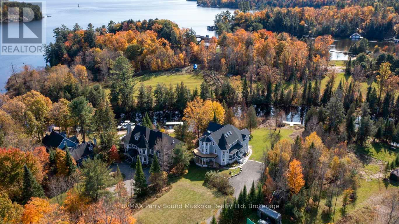 200 ft on Shadow River leading to Lk Rosseau