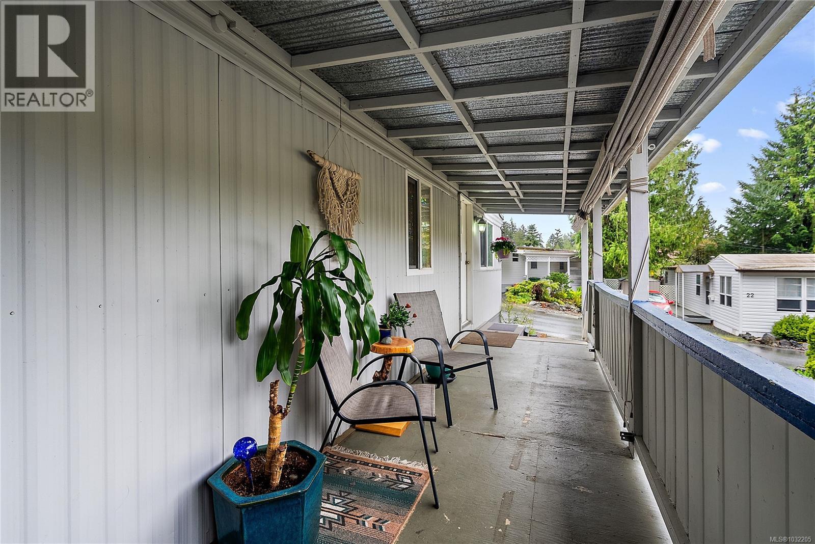 #11 2587 Selwyn Rd - 23