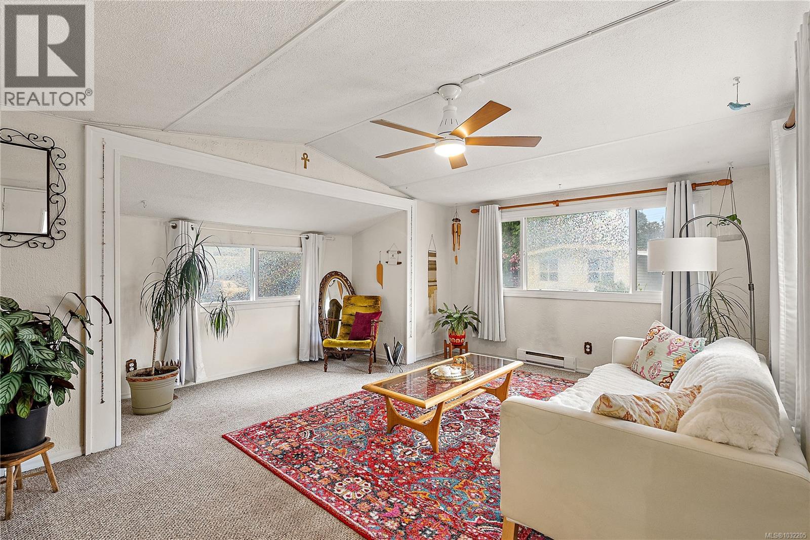 #11 2587 Selwyn Rd - Image 3