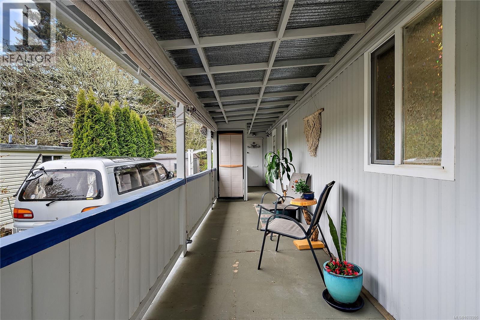 #11 2587 Selwyn Rd - 24