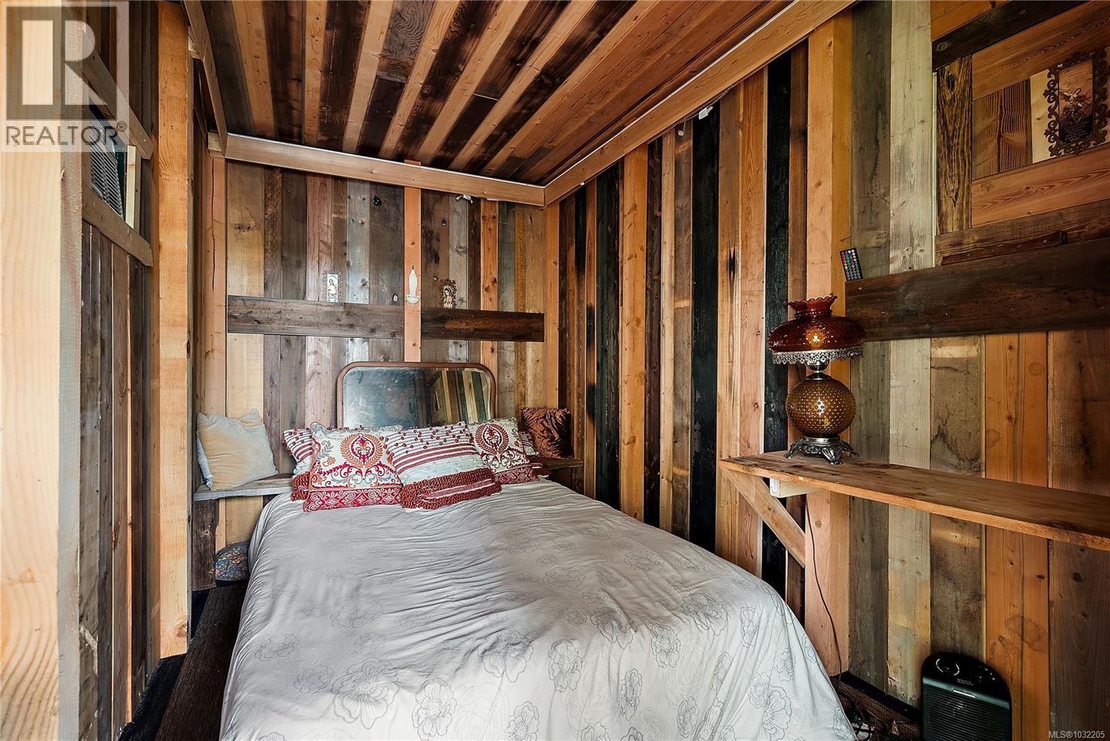 #11 2587 Selwyn Rd - 26