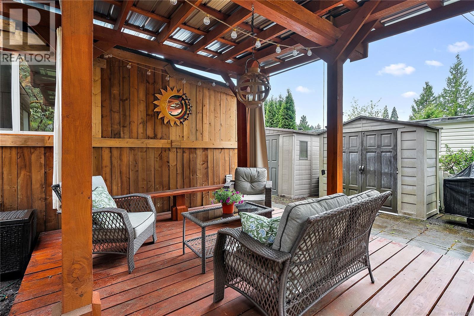 #11 2587 Selwyn Rd - 27