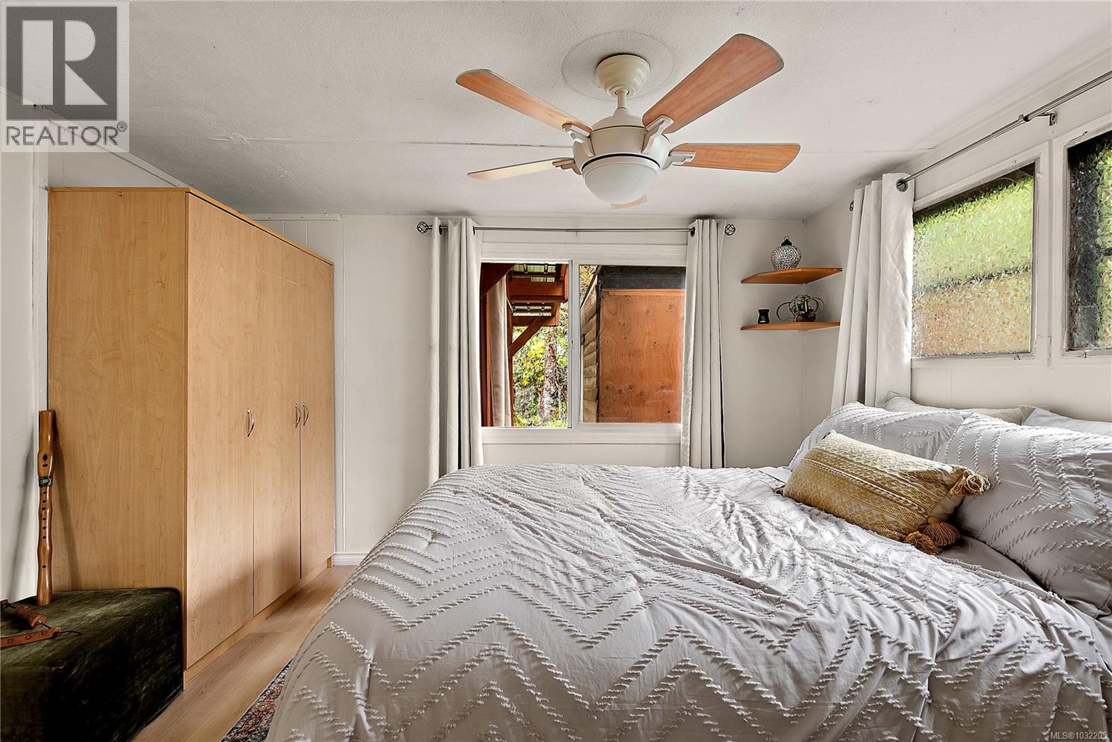 #11 2587 Selwyn Rd - 18