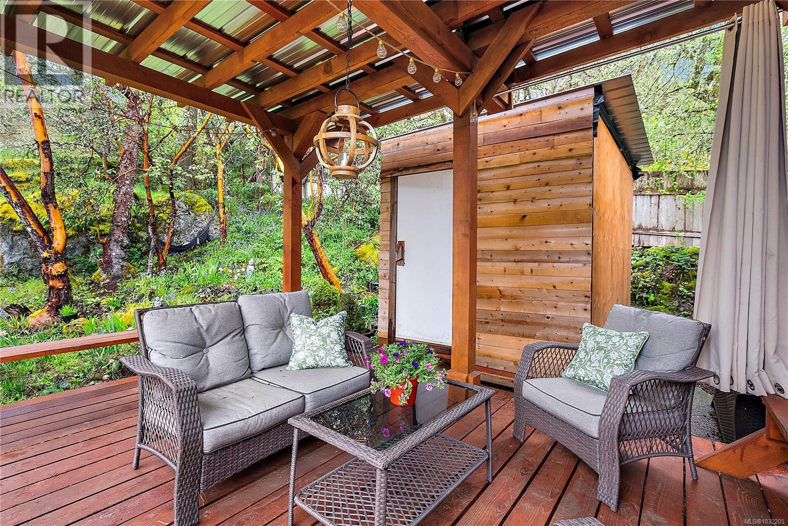 #11 2587 Selwyn Rd - 29