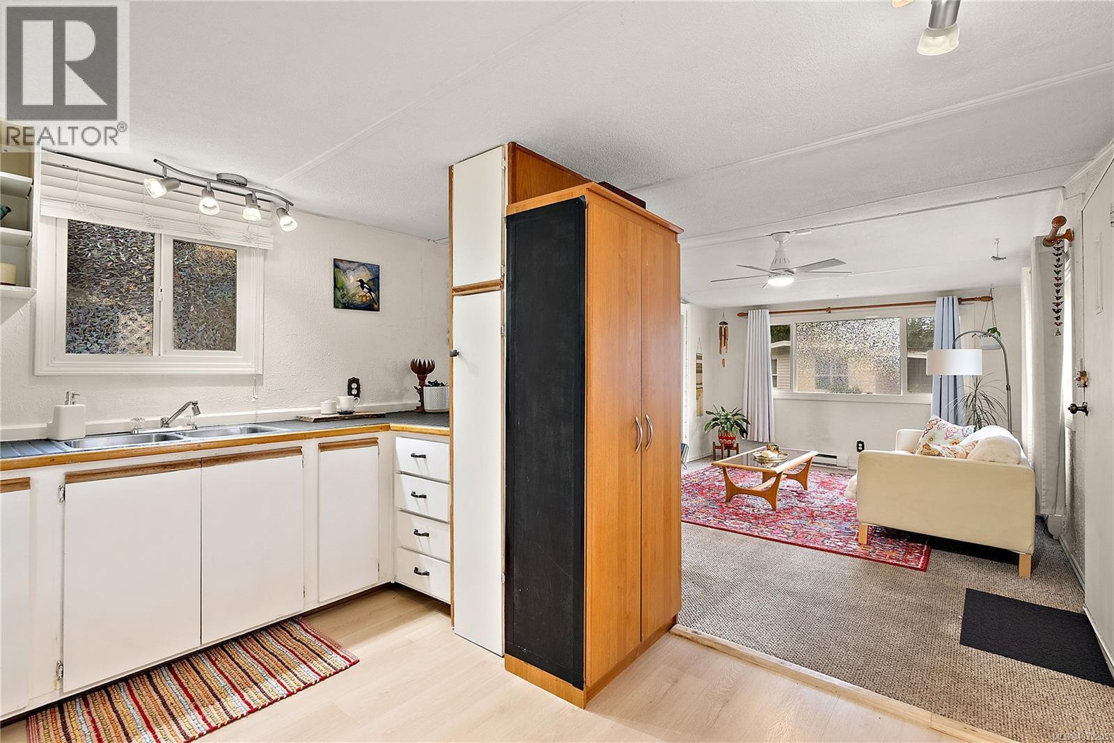 #11 2587 Selwyn Rd - 11