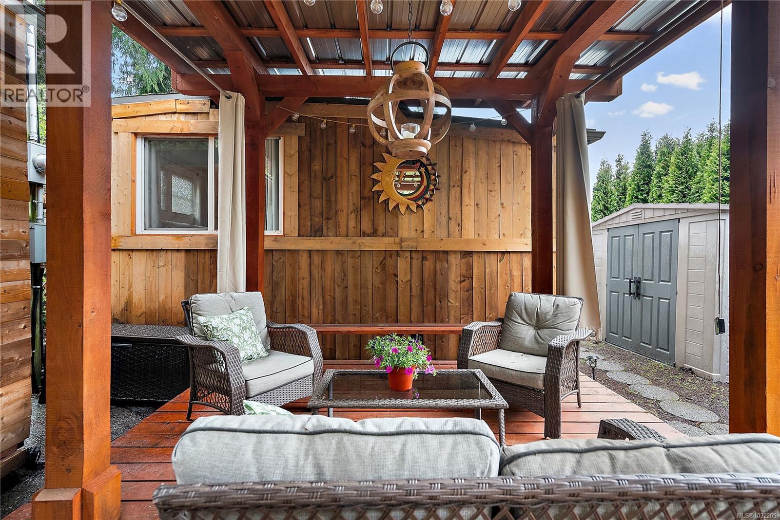 #11 2587 Selwyn Rd - 28