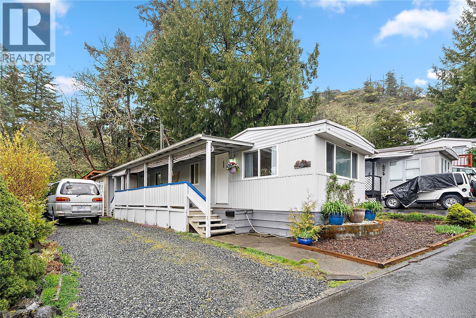 #11 2587 Selwyn Rd - 37