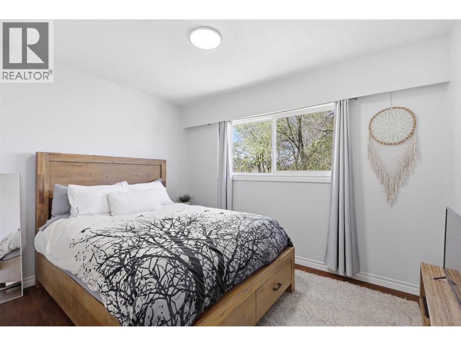 1363 Schubert Drive - 24