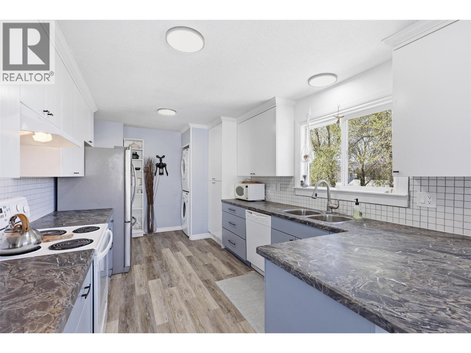 1363 Schubert Drive - 15