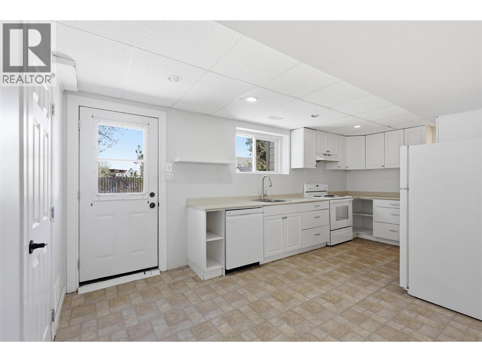 1363 Schubert Drive - 36