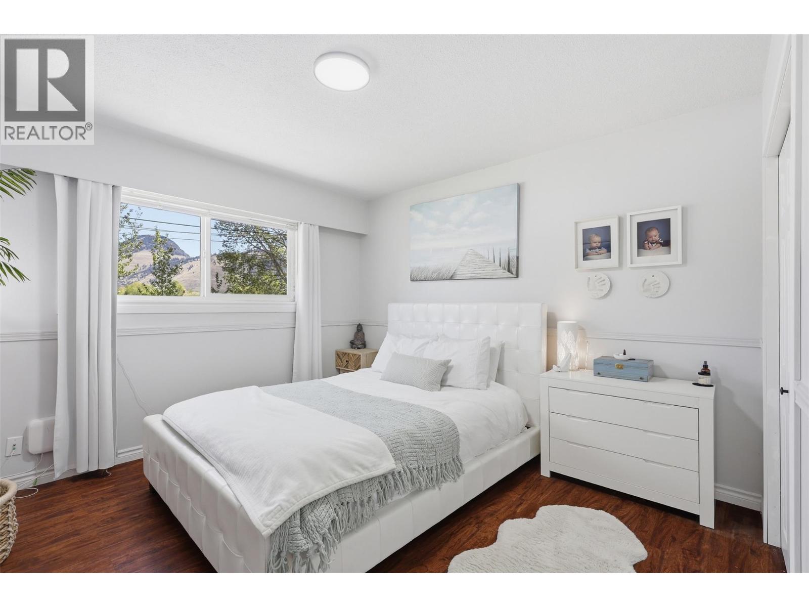 1363 Schubert Drive - 21