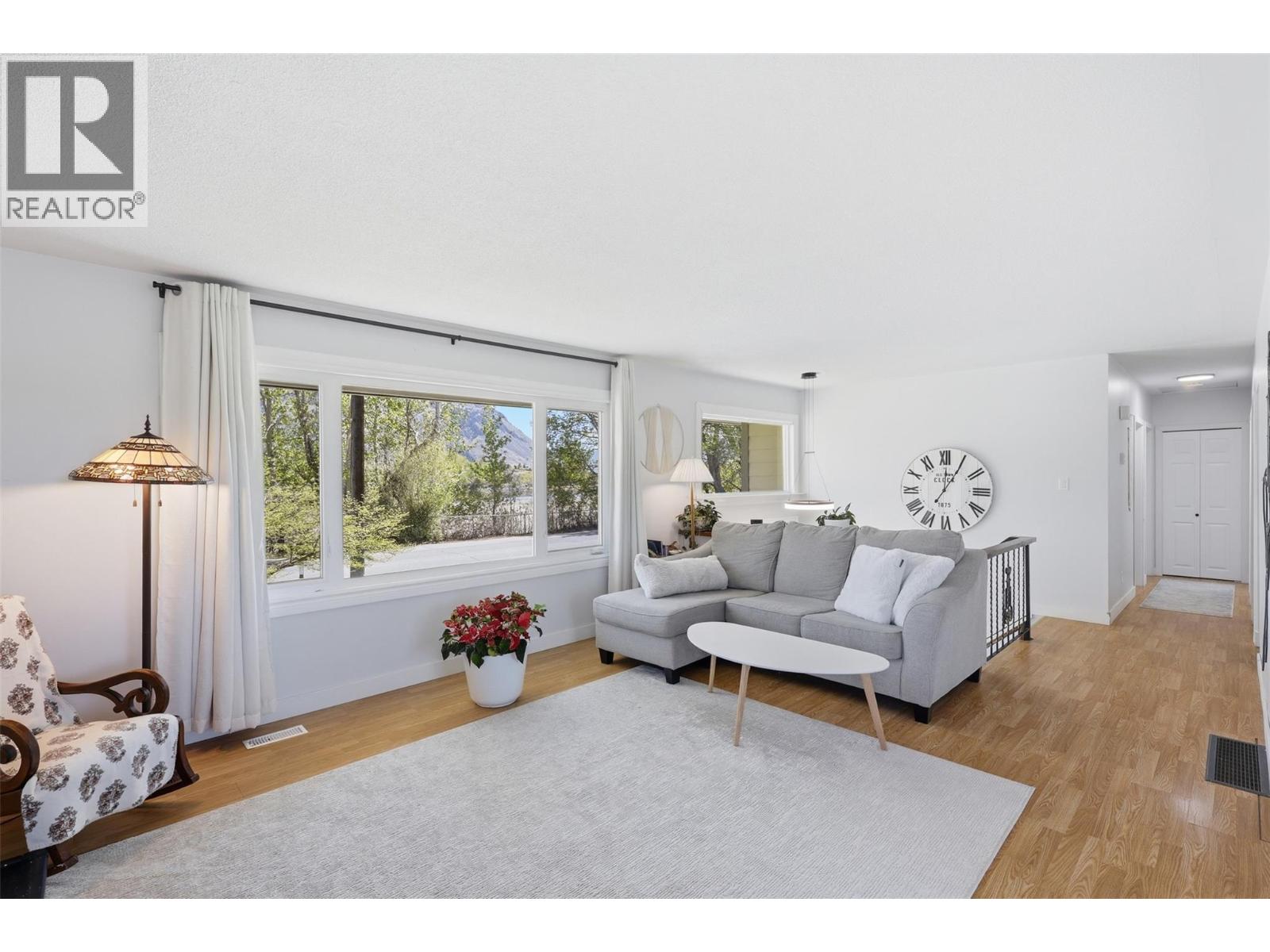 1363 Schubert Drive - 6