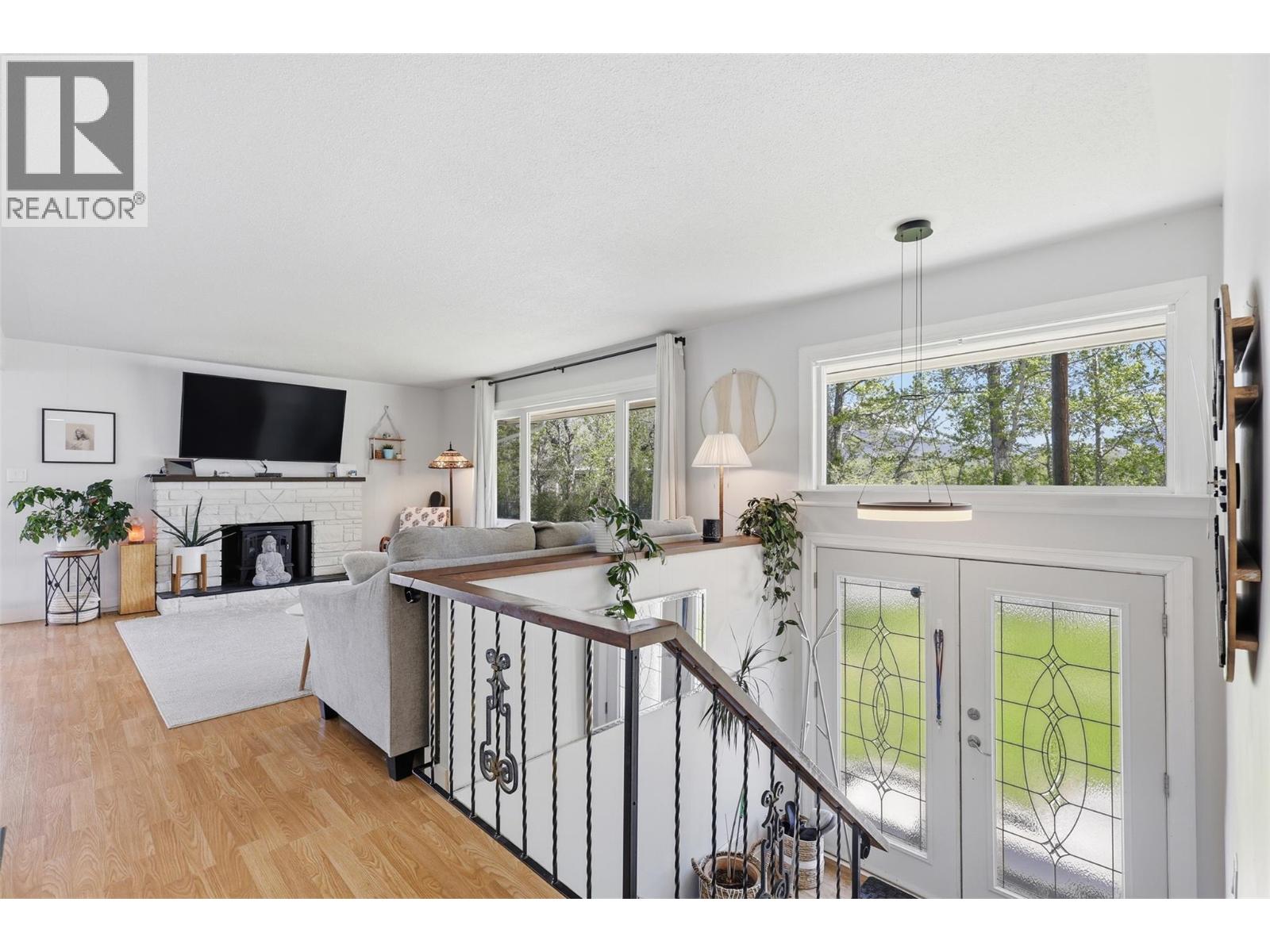 1363 Schubert Drive - 4