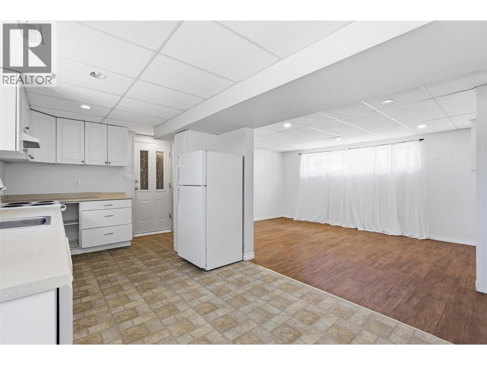 1363 Schubert Drive - 38