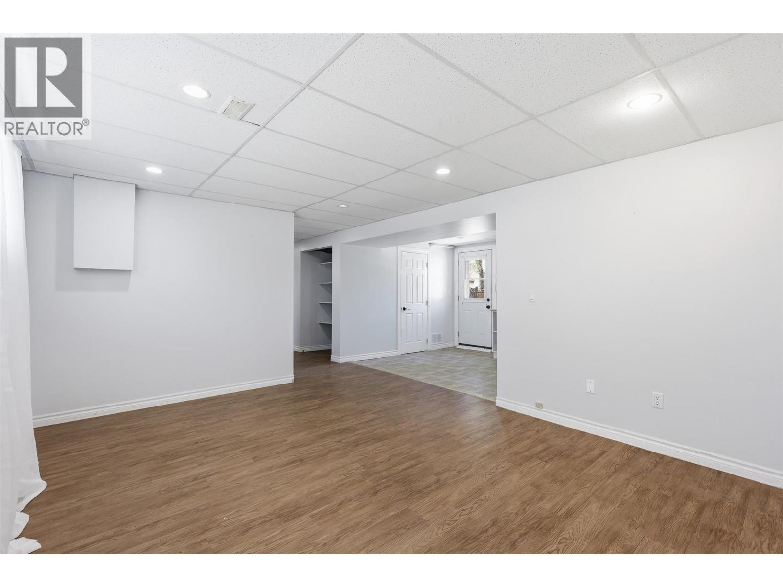 1363 Schubert Drive - 40