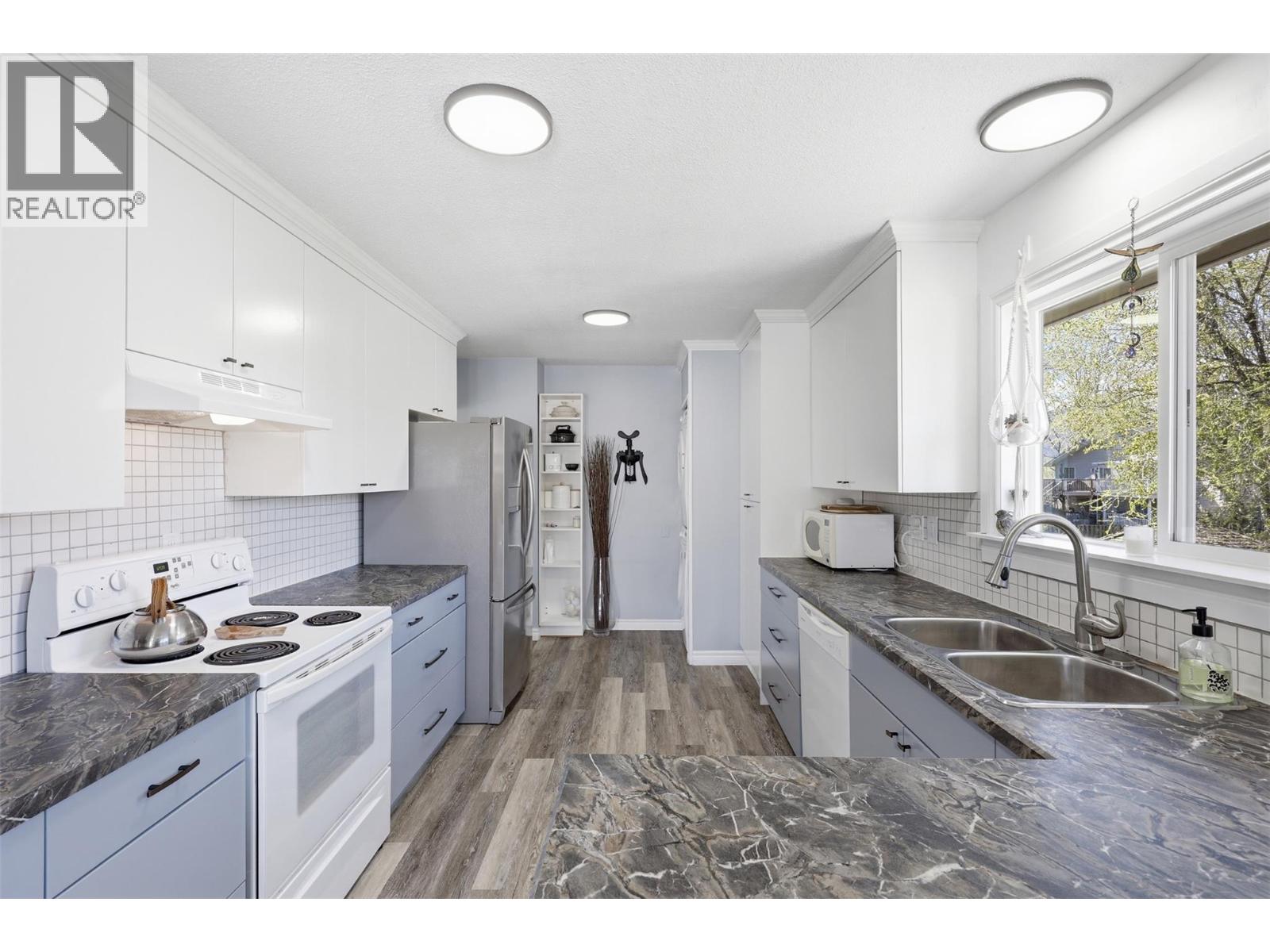 1363 Schubert Drive - 16