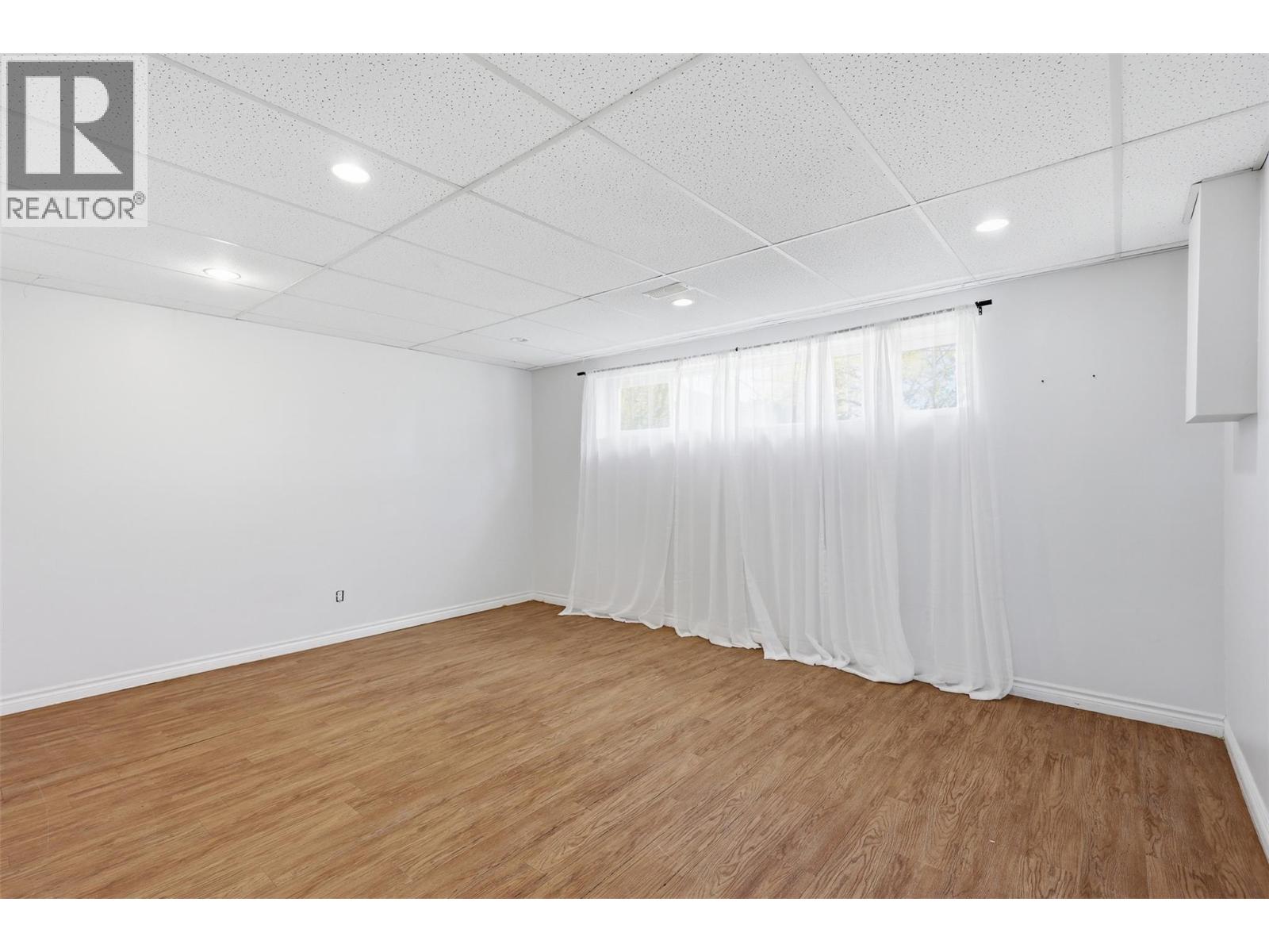 1363 Schubert Drive - 39