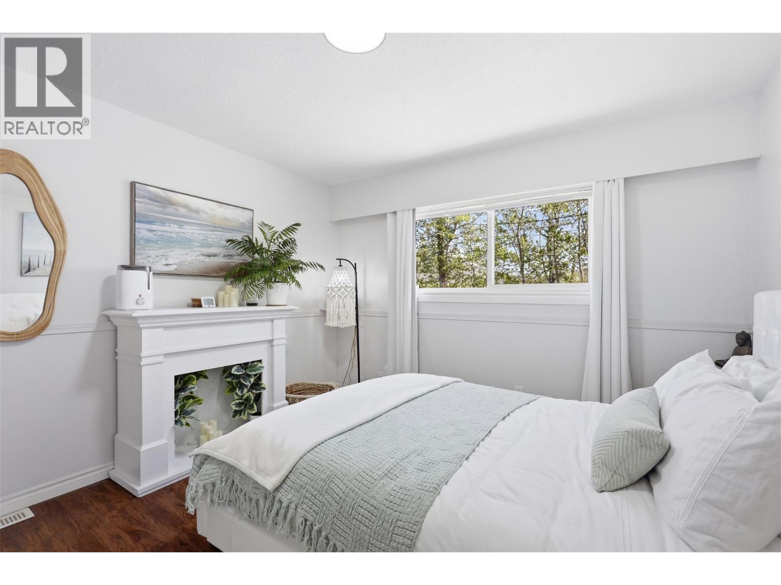 1363 Schubert Drive - 22